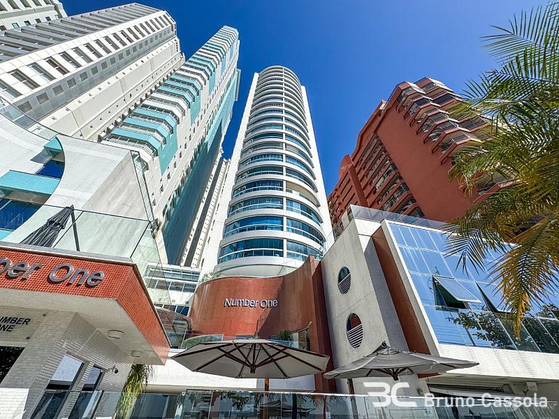 FRENTE MAR COM 4 SU�TES 10