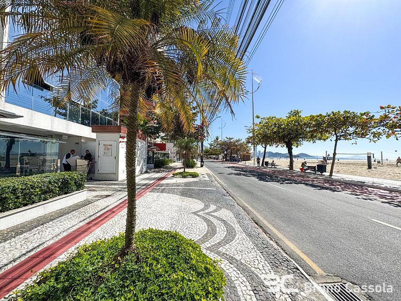 FRENTE MAR COM 4 SU�TES 14
