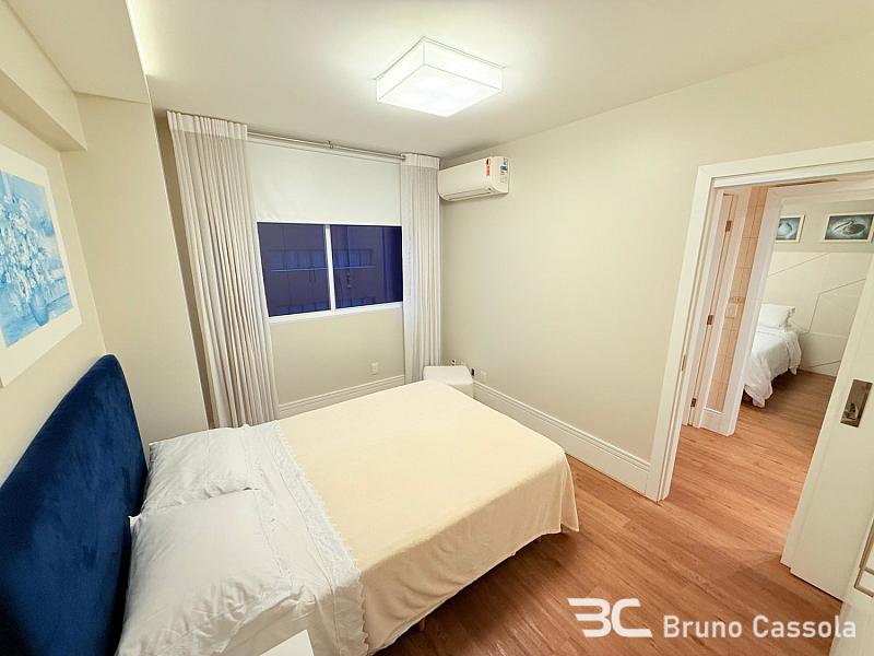 FRENTE MAR COM 4 SU�TES 7