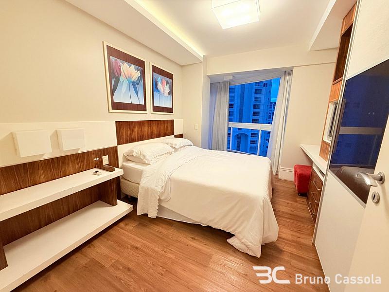 FRENTE MAR COM 4 SU�TES 9