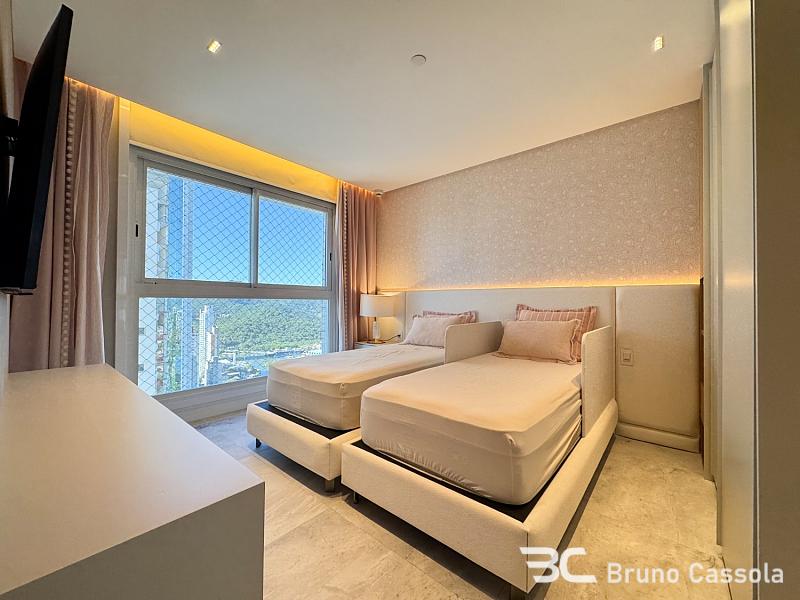 ANDAR ALTO, VISTA PANOR�MICA, MOBILIADO E DECORADO 23