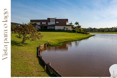 CASA DE ALTISSIMO PADRÃO EM CONDMINIO FECHADO