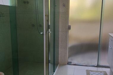 CASA DE ALTO PADRÃO COM 3 PAVIMENTOS