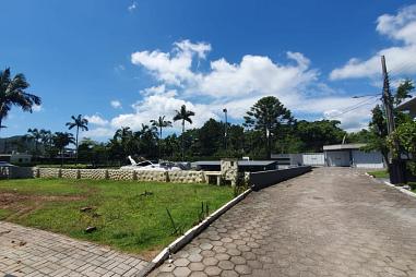 ATENÇAO AMANTES DE LANCHAS!  TERRENO COM MARINA