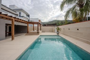 CASA NO CONDOMINIO HARAS RIO DO OURO