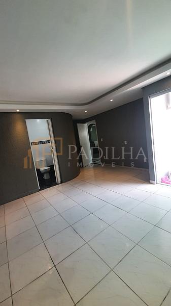 CASA PROXIMO A AVENIA DOS ESTADOS — foto 16