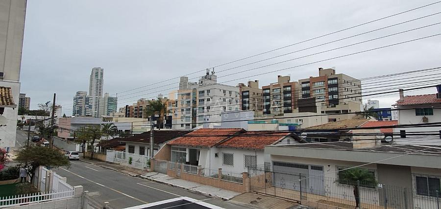 CASA PROXIMO A AVENIA DOS ESTADOS — foto 18