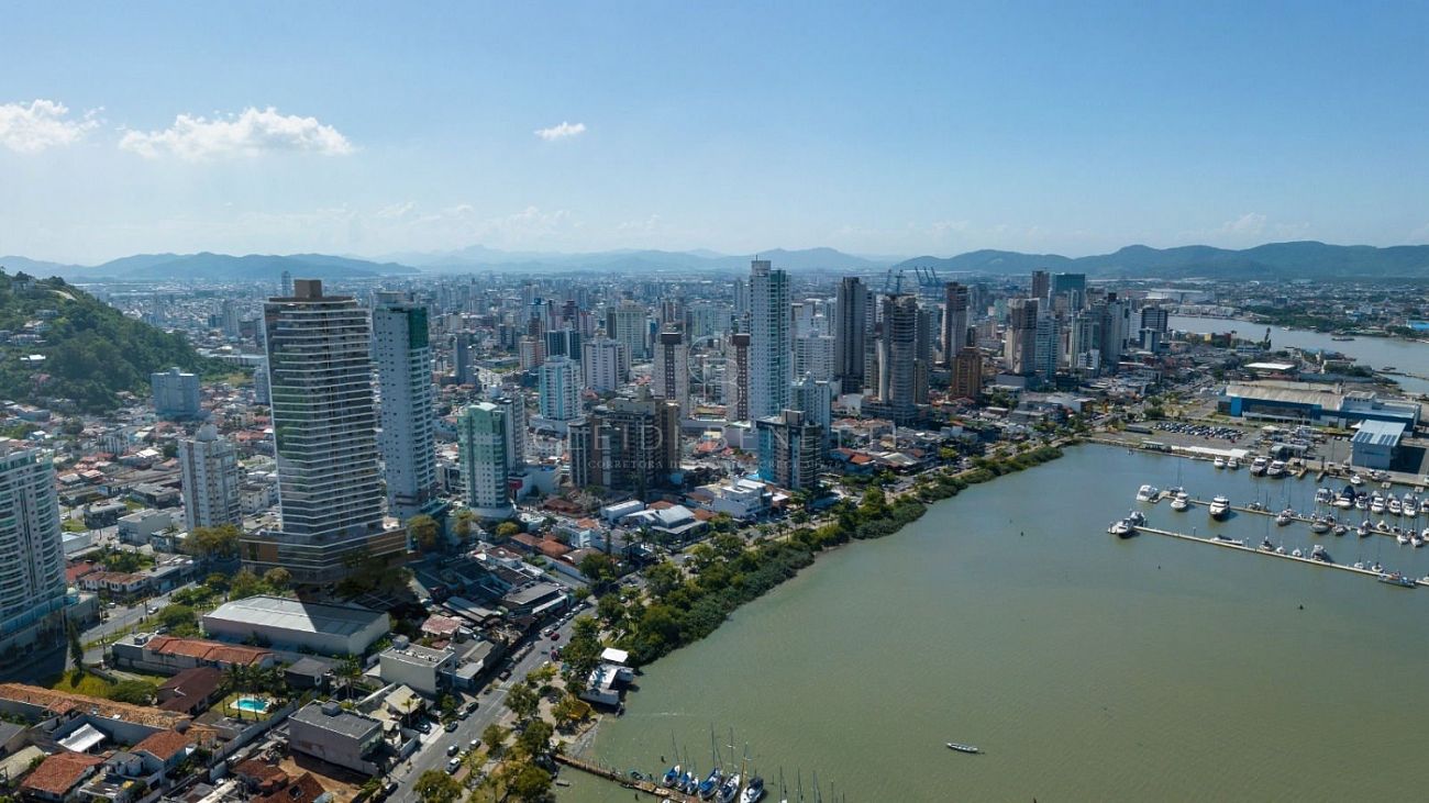 Apartamento de Alto Padrão - bairro Fazenda Itajaí/SC