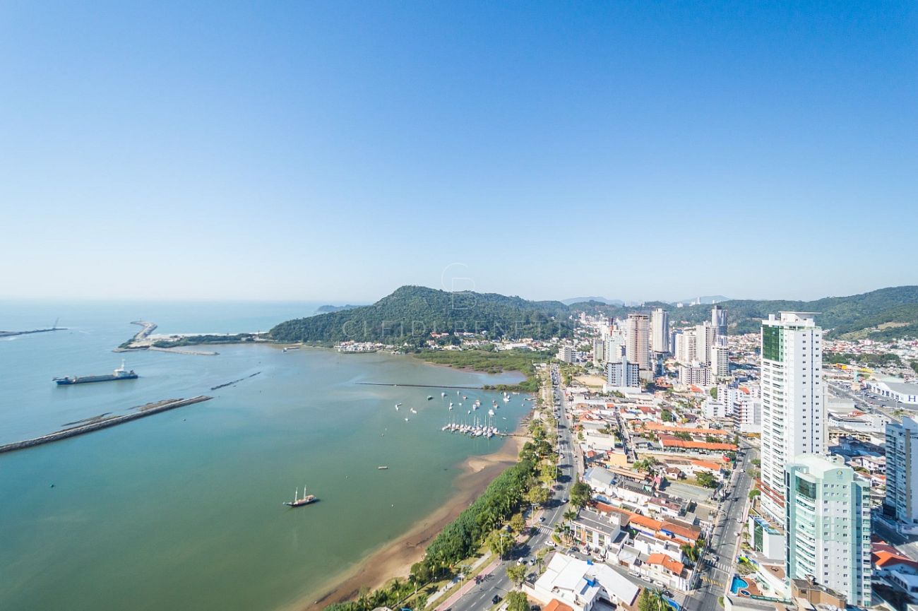 Cobertura mobiliada com 3 suítes, Fazenda - ITAJAÍ
