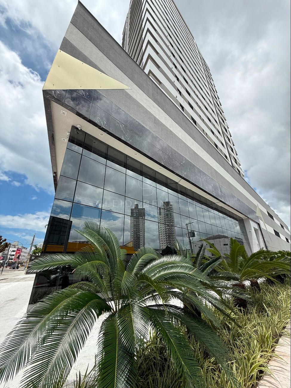 Apartamento de 3 suítes Centro de Itajaí - Excelente oportunidade