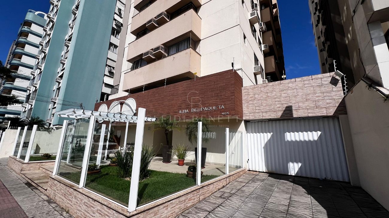 Apartamento 2 dormitórios no Centro de Itajaí