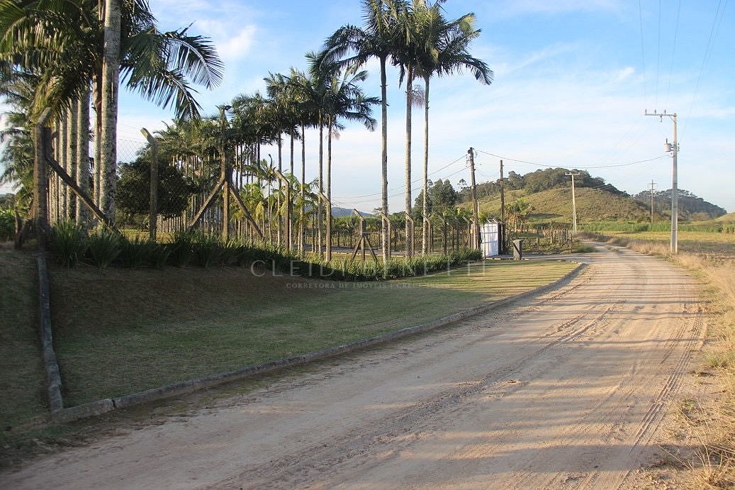 Belíssima chácara a venda