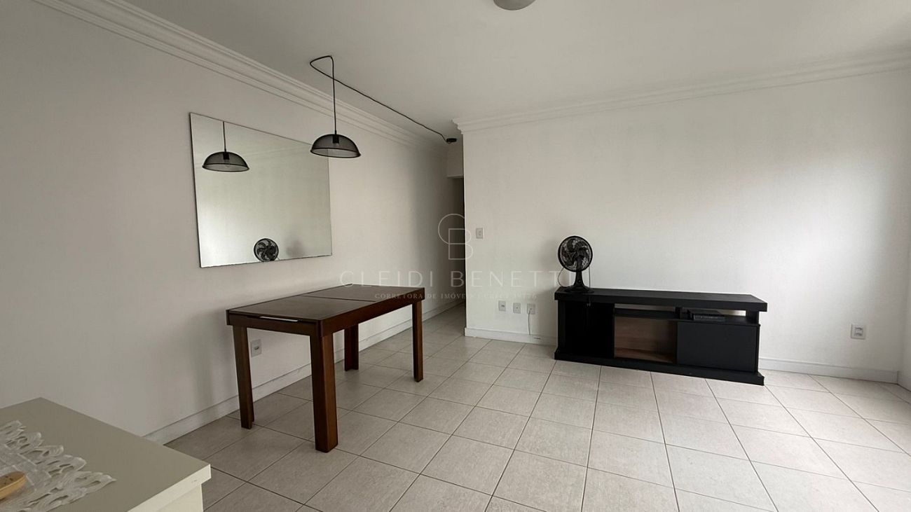 Apartamento aluguel anual - 2 dormitórios - Centro Itajaí