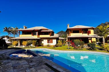 Casa duplex 4 suítes