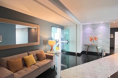 Amplo apê 3 quartos no alto!