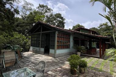 Espaçosa casa de 4 quartos (2 suítes) no Bom Retiro!