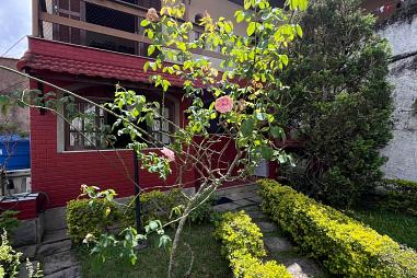 Casa duplex com suíte Vale do Paraíso