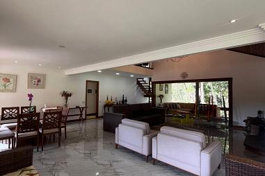 Refúgio com 8 Quartos e Piscina