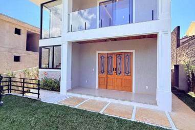 Casa com 3 quartos à venda, 208m², 4 banheiros, 2 garagens - Carlos Guinle - Teresópolis