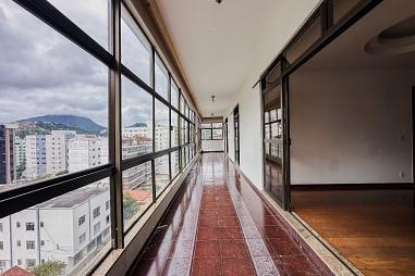 Apartamento com 4 quartos para alugar, 218m², 5 banheiros, 2 garagens - Agriões - Teresópolis