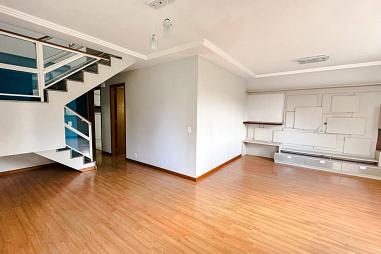 Casa em condomínio com 04 quartos!