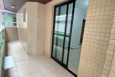 BELÍSSIMO APARTAMENTO, À 80M DO MAR E LAZER