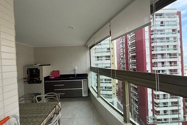 EXCELENTE APARTAMENTO, À 50M DO MAR E LAZER COMPLETO