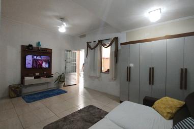 EXCELENTE KITNET, AMPLO E À 200M DO MAR