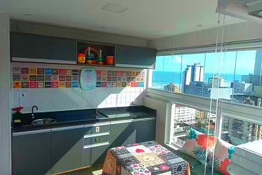 EXCELENTE APARTAMENTO, À 100M DO MAR E LAZER COMPLETO