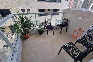 BELÍSSIMO APARTAMENTO, À 900M DO MAR E LAZER