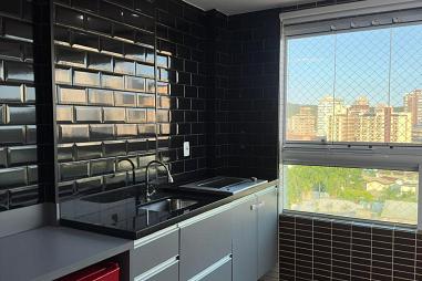 BELÍSSIMO APARTAMENTO, À 300M DO MAR E LAZER COMPLETO