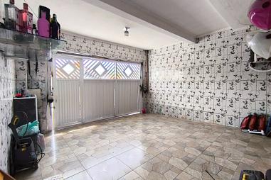 EXCELENTE SOBRADO, AMPLA E À 950M DO MAR