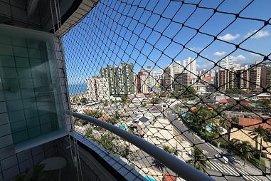 BELÍSSIMO APARTAMENTO, À 200M DO MAR E LAZER COMPLETO