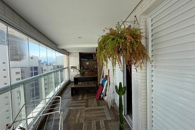 BELÍSSIMO APARTAMENTO, FRENTE MAR E LAZER COMPLETO