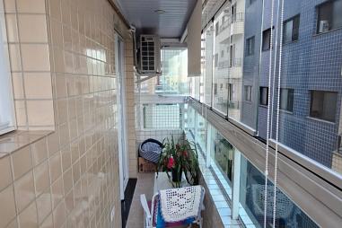 EXCELENTE APARTAMENTO, À 350M DO MAR E LAZER COMPLETO