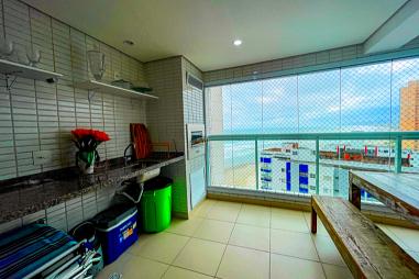 INCRÍVEL APARTAMENTO, REVESTIMENTO ALTO PADRÃO E FRENTE PARA O MAR