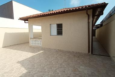 BELÍSSIMA CASA COM PISCINA