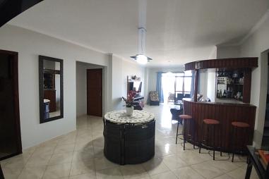 BELÍSSIMO APARTAMENTO FRENTE MAR COM LAZER COMPLETO