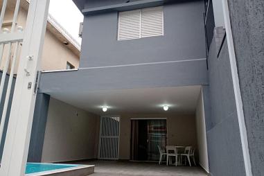 BELISSIMO SOBRADO COM PISCINA PRIVATIVA