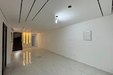 BELÍSSIMA CASA GEMINADA  DE ALTO PADRÃO