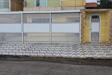 BELISSIMA CASA, COM FINO ACABAMENTO DE ALTO PADRÃO.