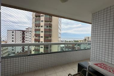BELÌSSIMO APARTAMENTO, À 100M DO MAR E LAZER