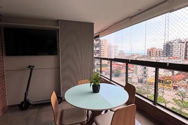 EXCELENTE APARTAMENTO, À 150m DO MAR E LAZER COMPLETO