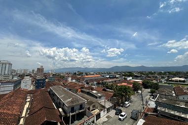 BELÍSSIMO APARTAMENTO, À 500m DO MAR E LAZER COMPLETO