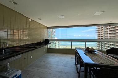 BELÌSSIMO APARTAMENTO, À 100M DO MAR E LAZER COMPLETO