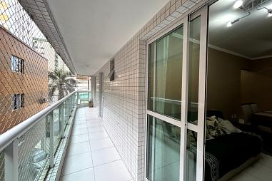 BELÍSSIMO APARTAMENTO, À 150M DO MAR E LAZER COMPLETO