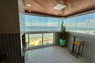 INCRÍVEL APARTAMENTO, FINO ACABAMENTO À 100 METROS DO MAR