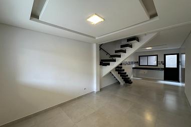 EXCELENTE SOBRADO, AMPLO E FINO ACABAMENTO