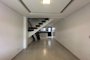 EXCELENTE SOBRADO, AMPLO E FINO ACABAMENTO