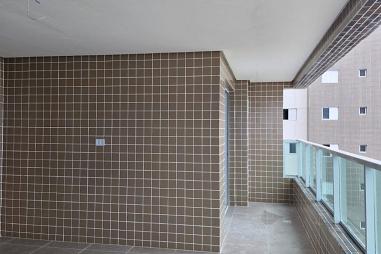 EXCELENTE APARTAMENTO A 100M DO MAR E COM AREA DE LAZE COMPLETO